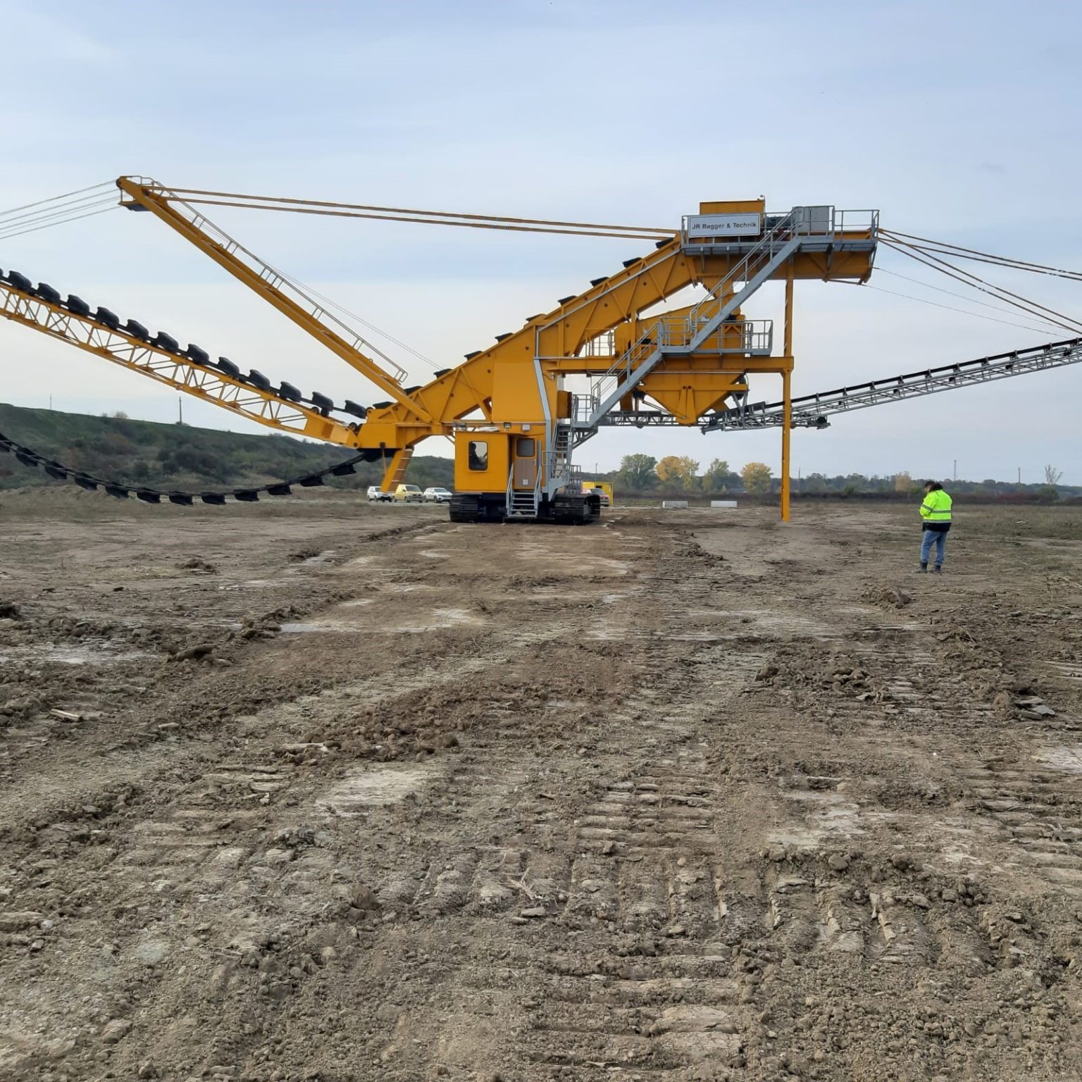 Rohr Llc Dba Aggregate Dredge Solutions Partners With Rohr Bagger