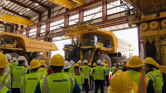 GM and Komatsu collaborate on hydrogen fuel cell-powered mining