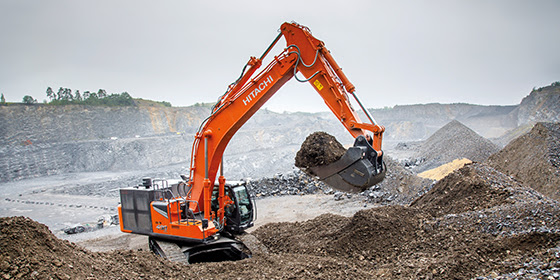 Hitachi ZAXIS-7 Medium, Large Excavators Optimize Comfort - Rock 