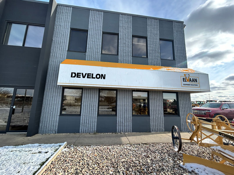 ELVAAN to Offer DEVELON Equipment in Ontario, Alberta